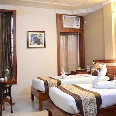 Hotel Eden Roc Bhuvanesvar Kültér fotó