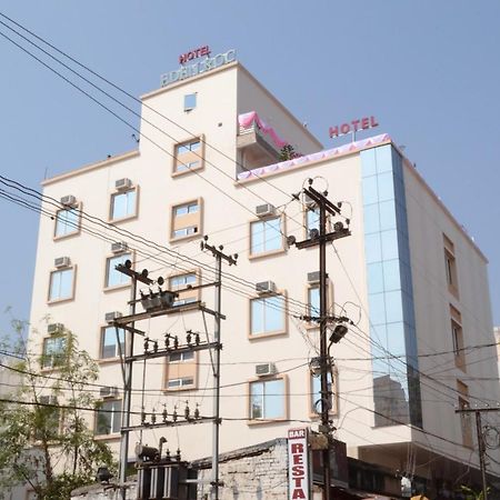 Hotel Eden Roc Bhuvanesvar Kültér fotó