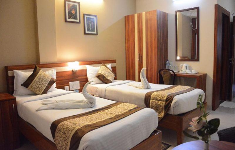Hotel Eden Roc Bhuvanesvar Kültér fotó