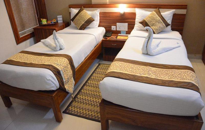 Hotel Eden Roc Bhuvanesvar Kültér fotó